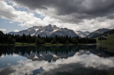 Dağların güzel manzarası