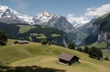 Dağların güzel manzarası