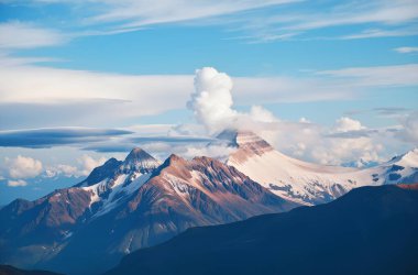 Dağların güzel manzarası