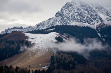 Karlı güzel dağ manzarası