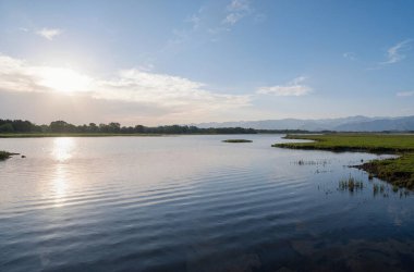 Göllü güzel bir manzara.