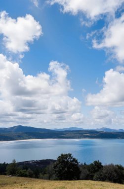 İsrail 'in dağlarındaki deniz manzarası.