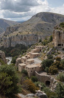 Kapadokya 'nın eski köyünün hindi manzarası