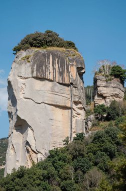 Metessaly dağının yüksek kayaları