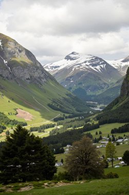 Dağların güzel manzarası