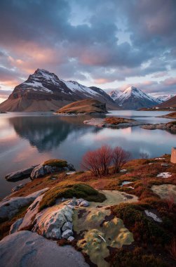 Dağlarda güzel bir gün batımı