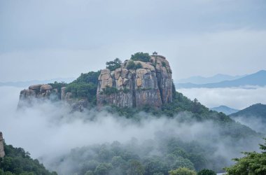 Dağların güzel manzarası