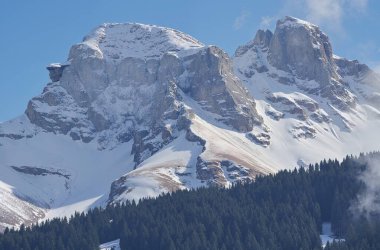Dolomite dağlarının kış manzarası, İtalya