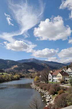 Gölün güzel manzarası