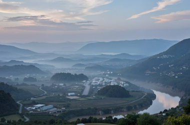 Dağların güzel manzarası