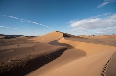 Sahra Çölü 'ndeki kum tepeleri