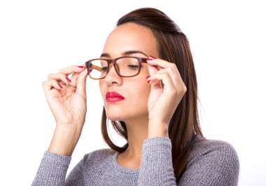 Bardaklarda taze ve güzel bir kadın portresi