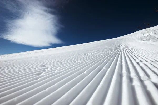 Geprepareerde skihelling — Stockfoto