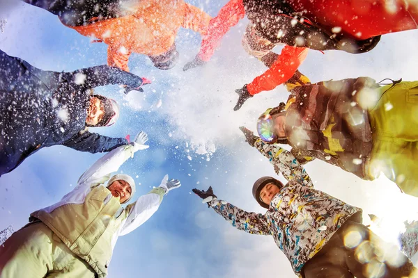 Groep gelukkige vrienden plezier — Stockfoto