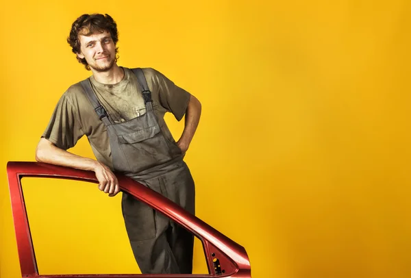 Homme habillé en costume de chaudière sale — Photo