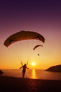 Skydivers uçan başlamak için hazır grup