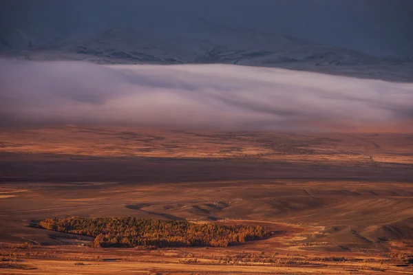 Salida del sol con nubes paisaje —  Fotos de Stock