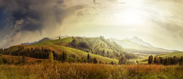 Wunderschöne panoramische Landschaft — Stockfoto