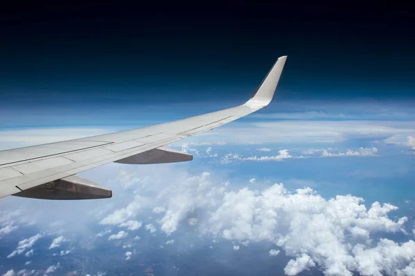 Vista desde la ventana del avión — Foto de Stock