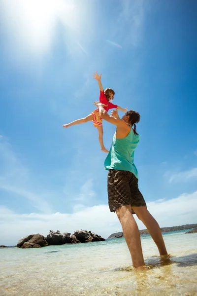 Glad familj av far och dotter — Stockfoto