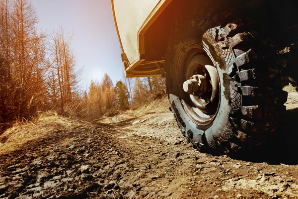 Έννοια αυτοκίνητο 4 x 4 — Φωτογραφία Αρχείου