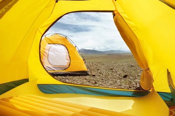 Dwa namioty w obozie — Zdjęcie stockowe