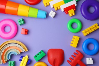 Yaratıcılığı ve eğlenceli öğrenme deneyimlerini destekleyen eşsiz çocuk oyuncaklarından oluşan canlı ve heyecan verici bir koleksiyon.