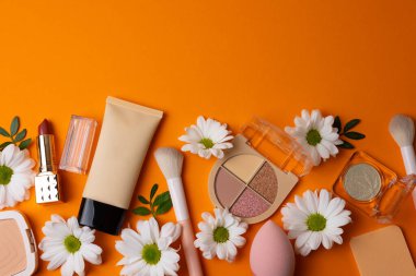 Papatyalı Top View Kozmetik, Temiz beyaz arka plan, Vakıf Kompaktı, Krem Tüpler, Makyaj