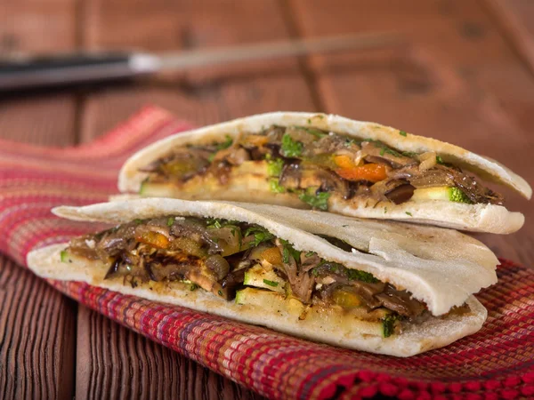 Vejetaryen Pita ekmeği sandviç