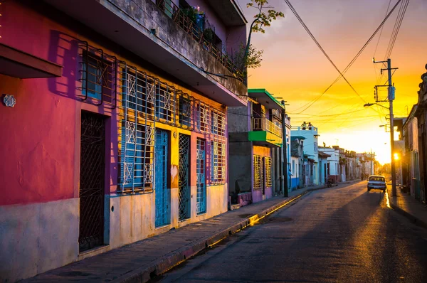 CAMAGUEY, CUBA - Vista de rua do centro da cidade patrimonial da UNESCO — Fotografia de Stock