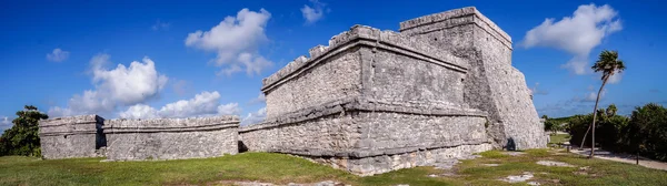 Tulum maya руїни Панорама в Юкатан, Мексика — стокове фото