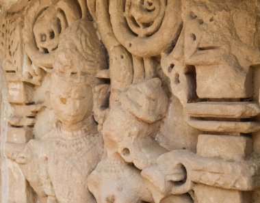 Taş duvar heykelleri 