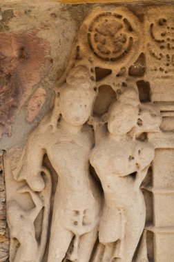 Taş duvar heykelleri 