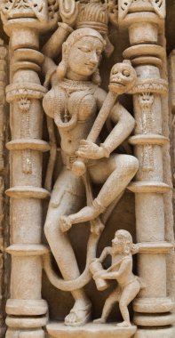 Taş duvar heykelleri 