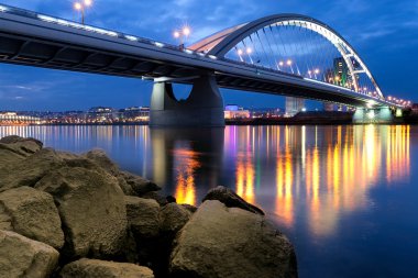 Apollo köprü gece, Bratislava