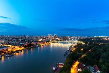 Bratislava yeni köprü ve Apollo Köprüsü