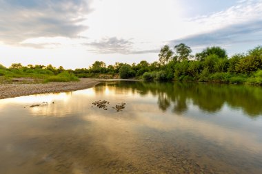 Black river günbatımı, Romanya, Avrupa