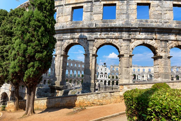 Anfiteatro romano antigo em Pula, Croácia, Europa — Fotografia de Stock