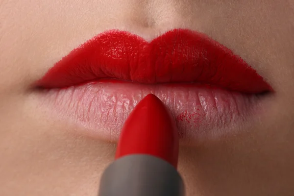 女人绘制的嘴唇 — 图库照片
