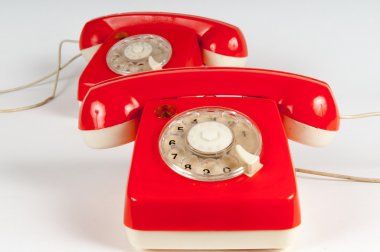 Retro turuncu telefon ile çevirmeli beyaz