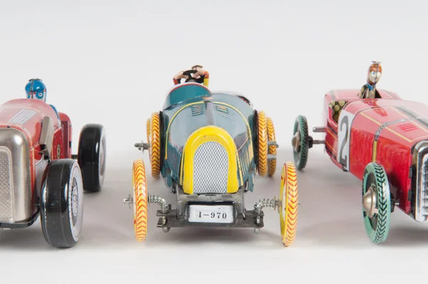 Três carros de brinquedo vintage — Fotografia de Stock
