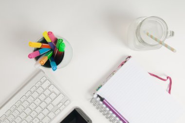 Genel gider office Resepsiyon şablonu ile akıllı telefon, klavye ve değil