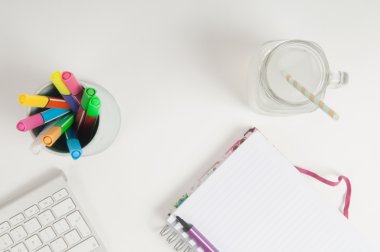 Genel gider office Resepsiyon şablonu ile akıllı telefon, klavye ve değil