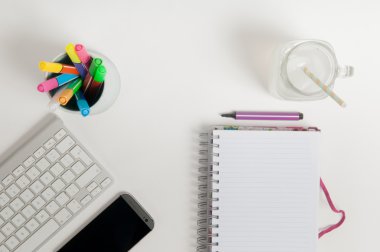 Genel gider office Resepsiyon şablonu ile akıllı telefon, klavye ve değil