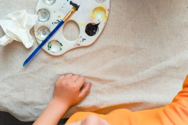 Bambino Che Arte Artigianato Ragazzo Sta Dipingendo Suo Progetto Casa — Foto Stock