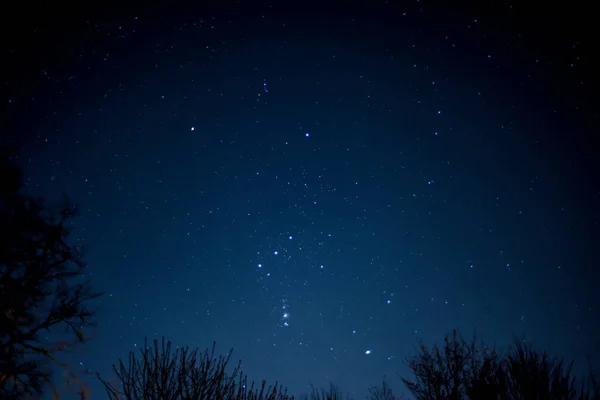 View Stars Clear Night Sky Motion Clouds Moving Acroos Sky — Stockfoto