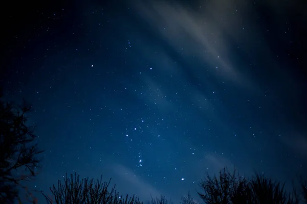 View Stars Clear Night Sky Motion Clouds Moving Acroos Sky — Stockfoto