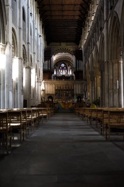 St Albans - İngiltere - 19 Mayıs 2021 - St Albans Katedrali iç mimarisi