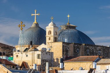 Eski Kudüs 'ün ortasında Kutsal Mezar Kilisesi