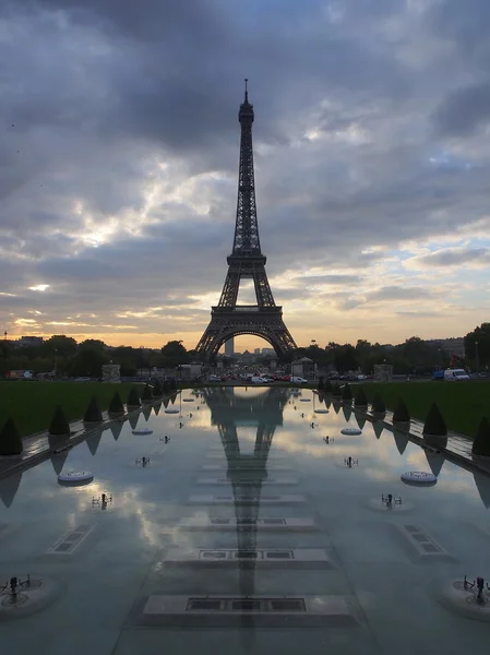 Pohled z Eiffelovy věže s Trocadero podzimní ráno — Stock fotografie